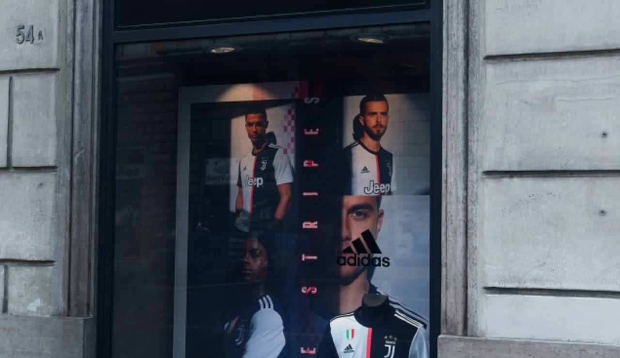 storeroma06.jpg