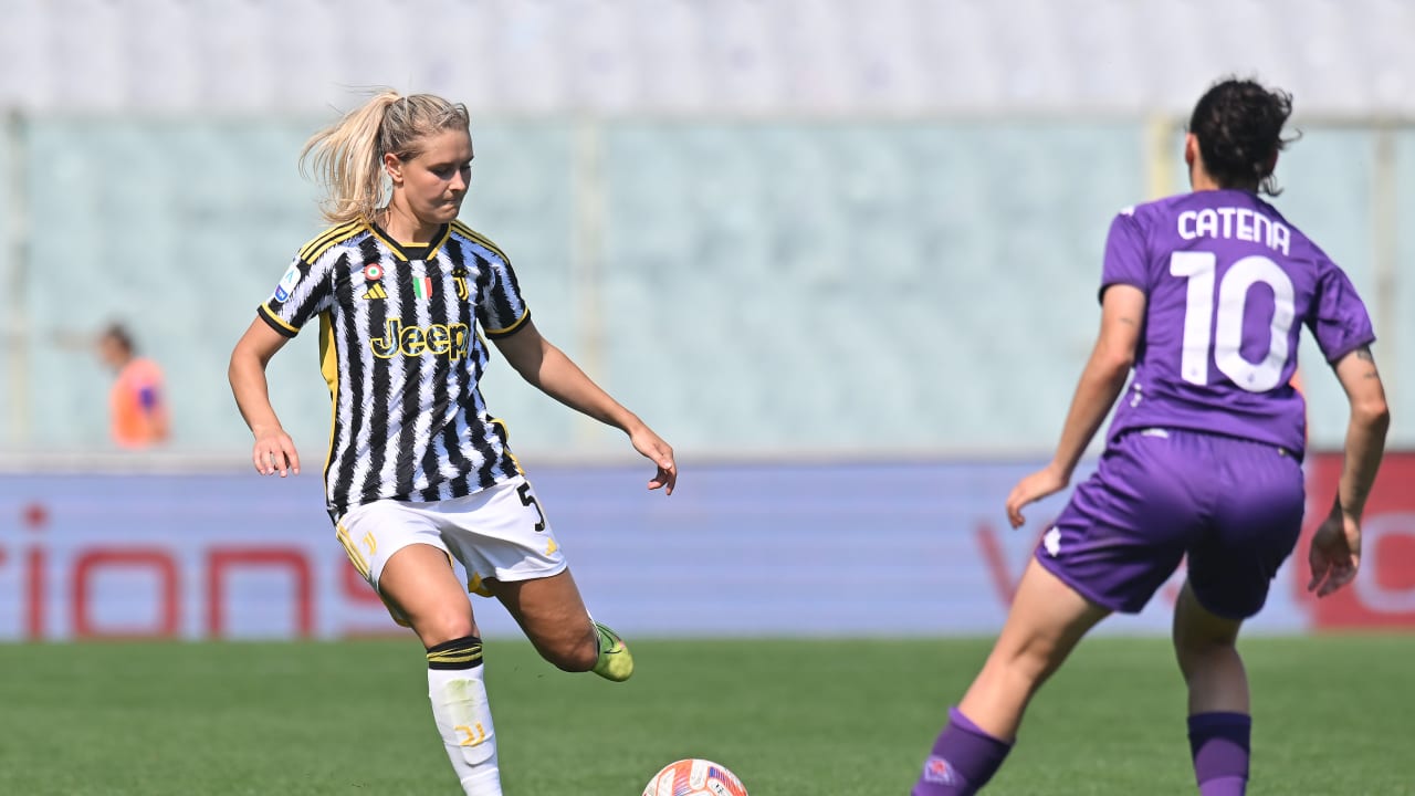 Amanda Nilden in azione durante Fiorentina-Juventus Women del 21 maggio 2023