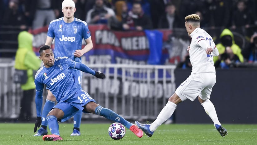 Pitchside view | Round of 16 first leg | Lyon - Juventus