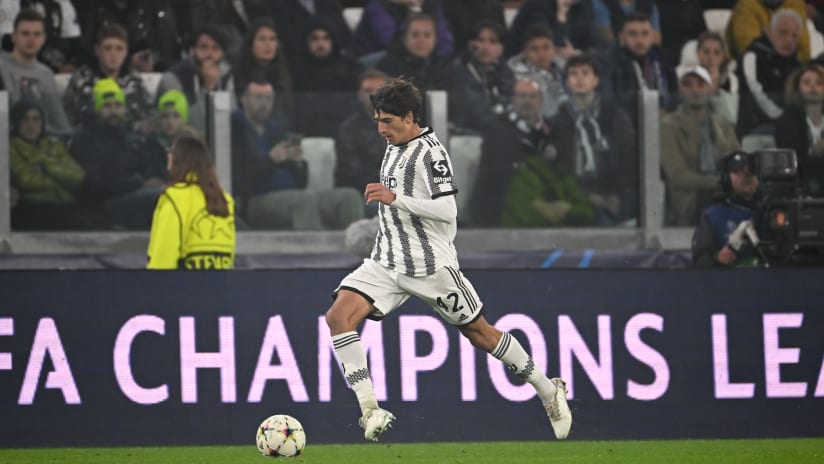 Tommaso Barbieri in azione contro il PSG all'Allianz Stadium