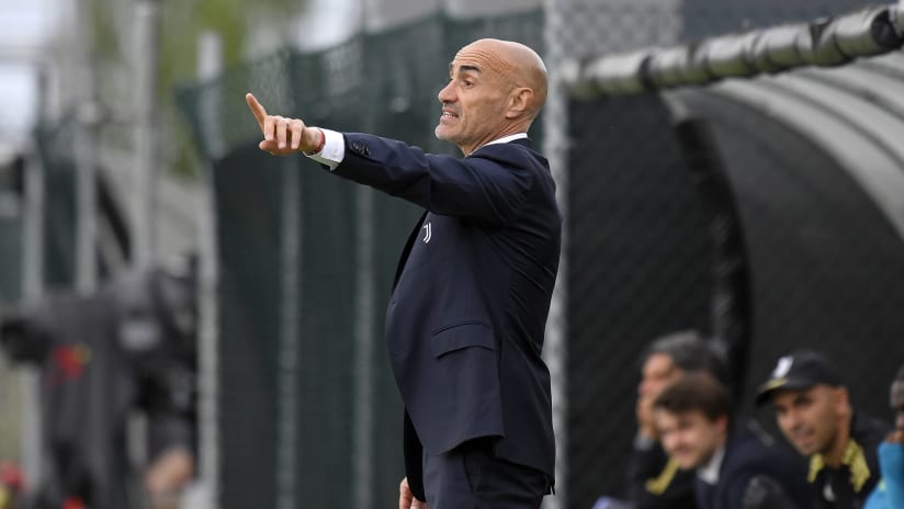 Paolo Montero in panchina durante Juventus Under 19 - Cesena Under 19