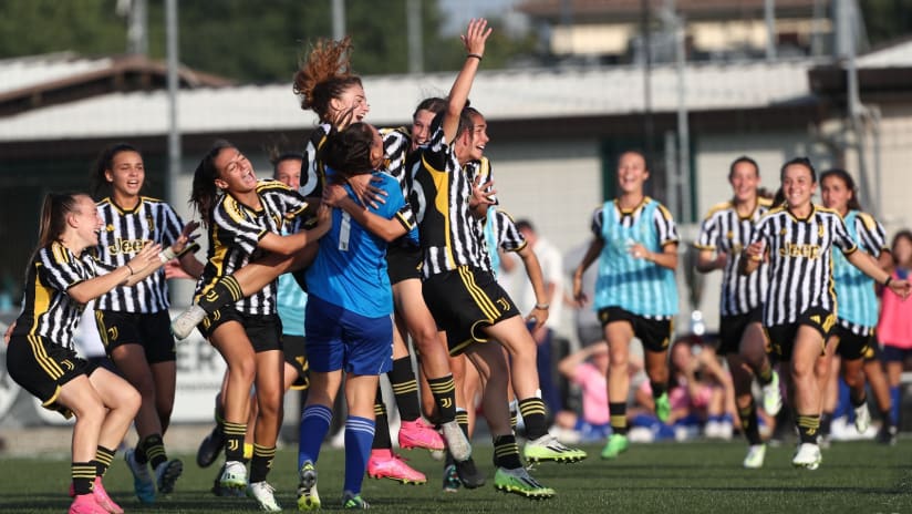 La gioia dell'Under 17 femminile di Luca Scarcella