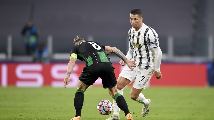 Pitchside view | Matchweek 4 | Juventus - Ferencvaros