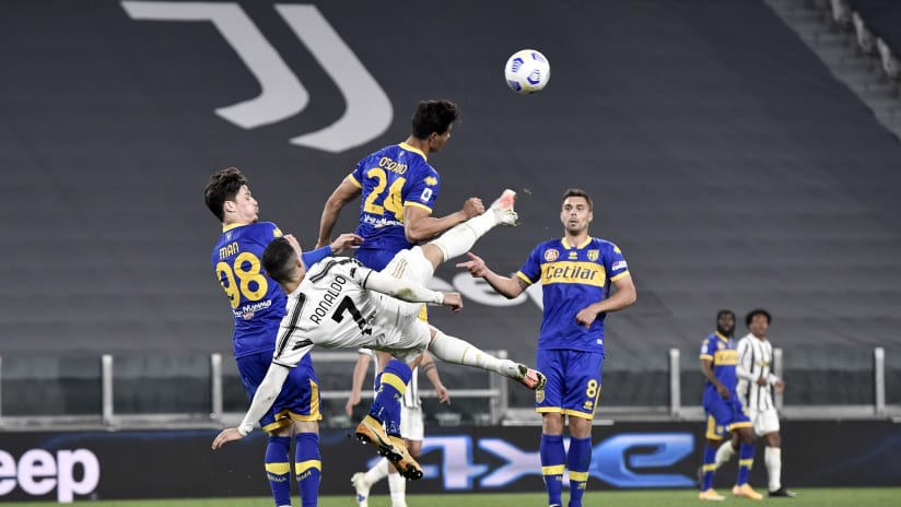 Pitchside view | Matchweek 32 | Juventus - Parma