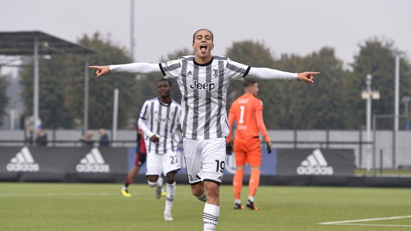 L'esultanza di Kenan Yildiz dopo il gol segnato al Cagliari a Vinovo