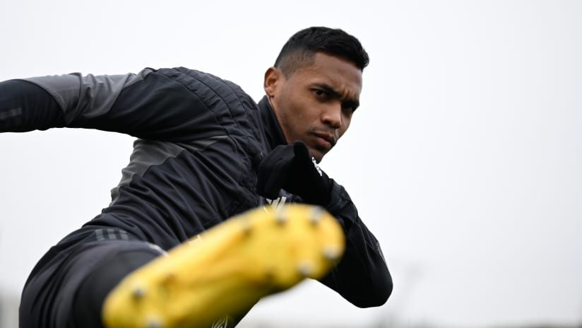 Many happy returns, Alex Sandro!