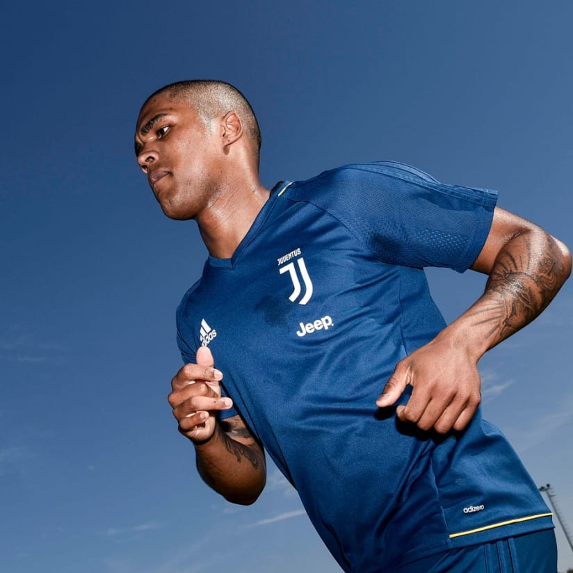 Douglas Costa's first Juve workout