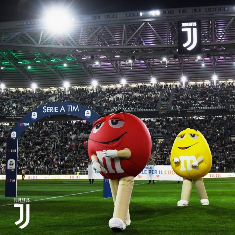 Red & Yellow and Jay under the new Allianz lights
