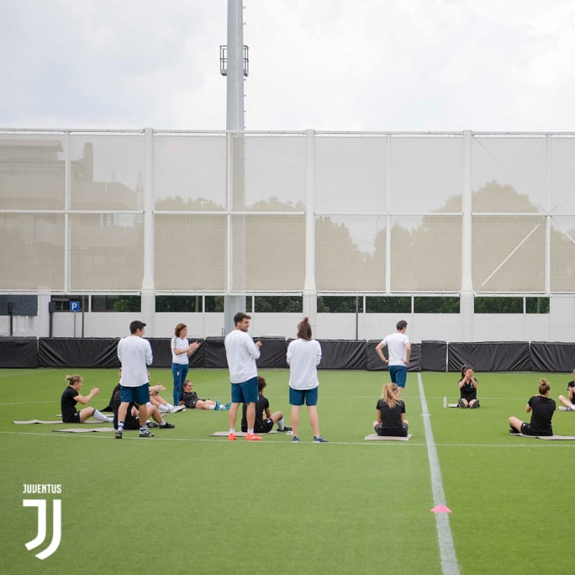 The champions train in Continassa