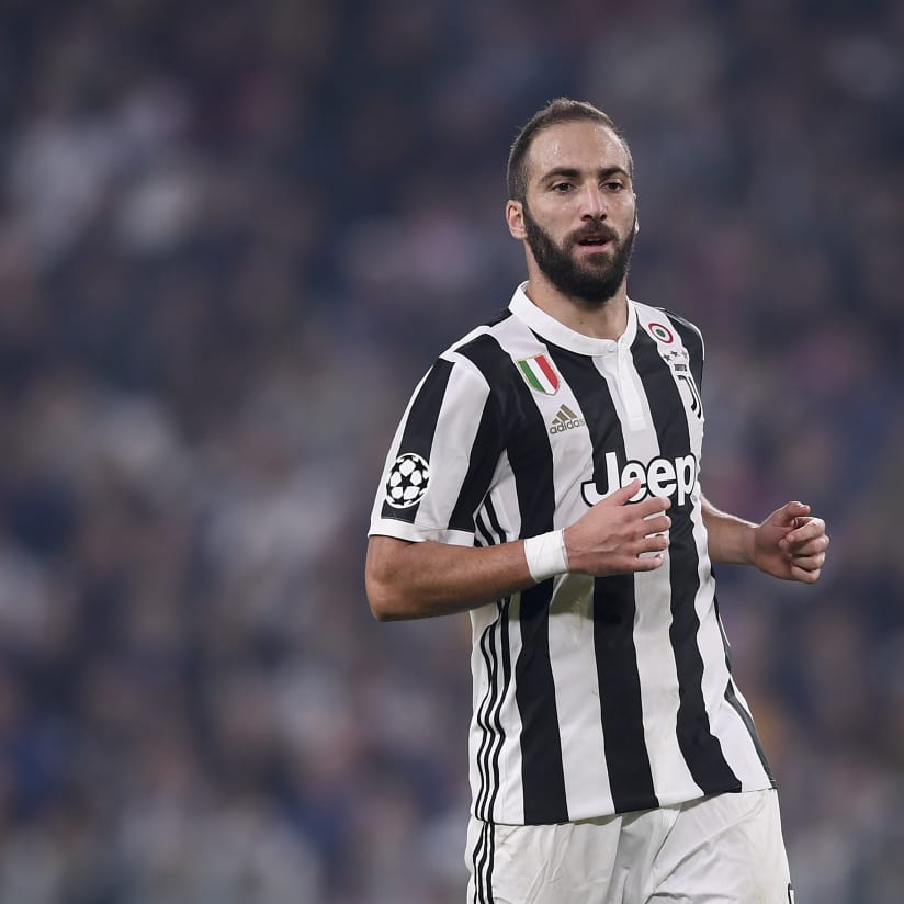 Black & White Stories | Sporting-Juventus across the globe