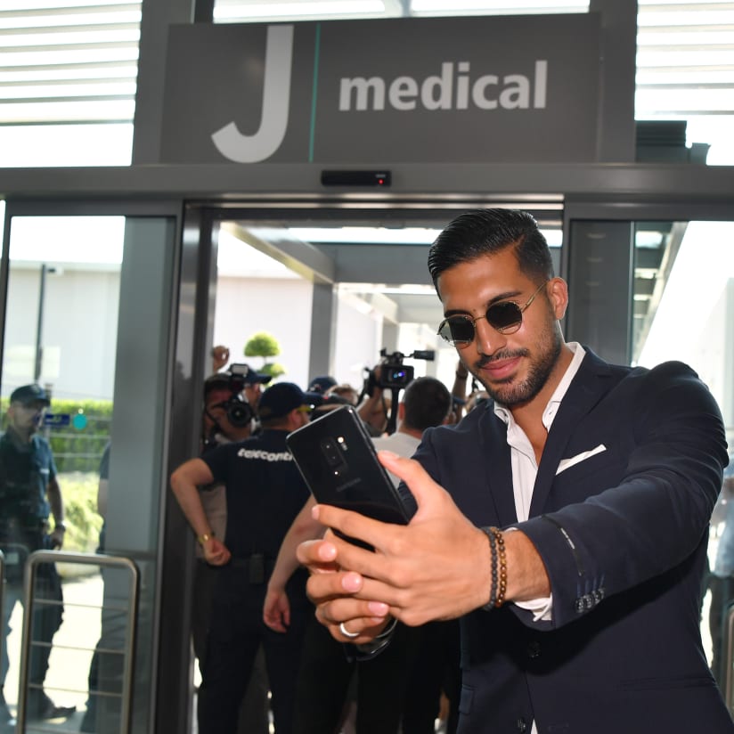 Emre Can arrives at J | Medical