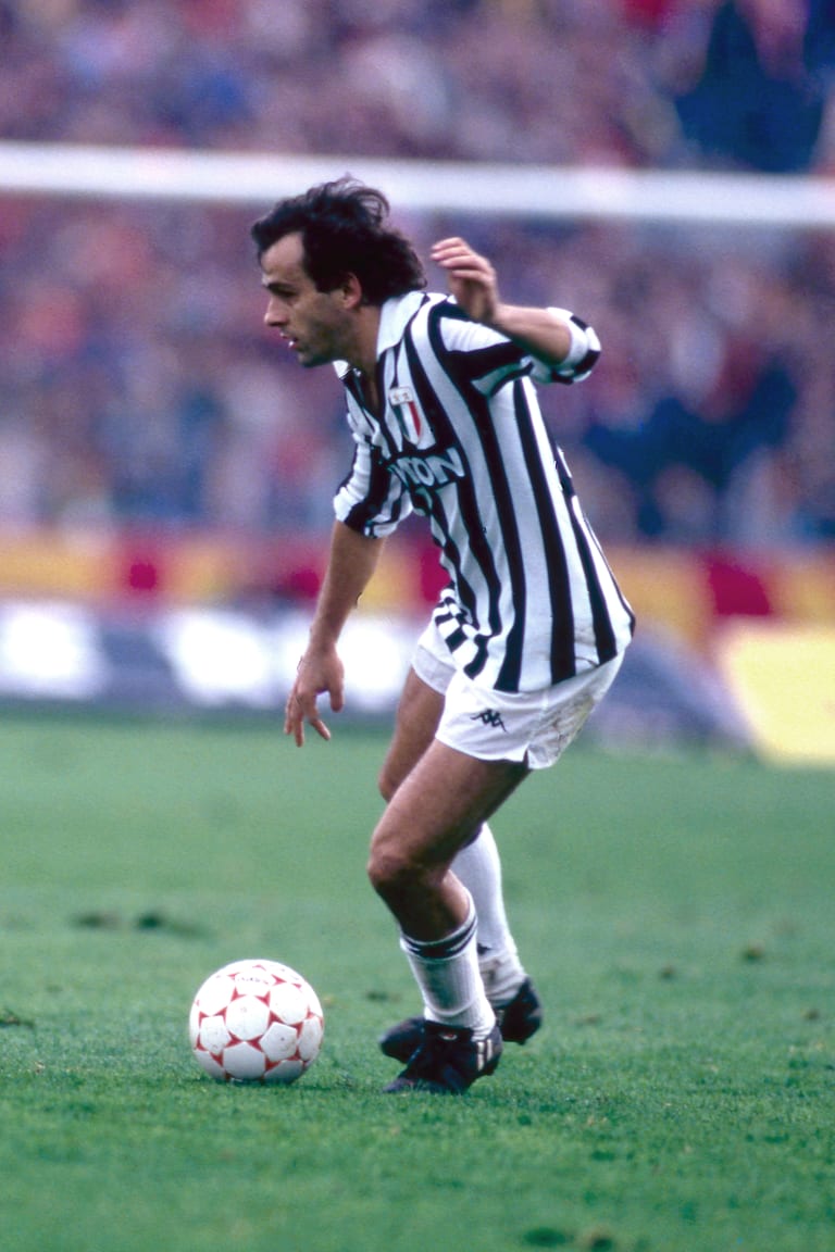 Black & White Memory Vault | The clash of Champions at the Olimpico