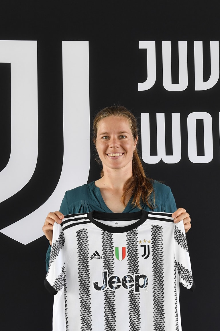 Sofie Junge Pedersen renews until 2023!