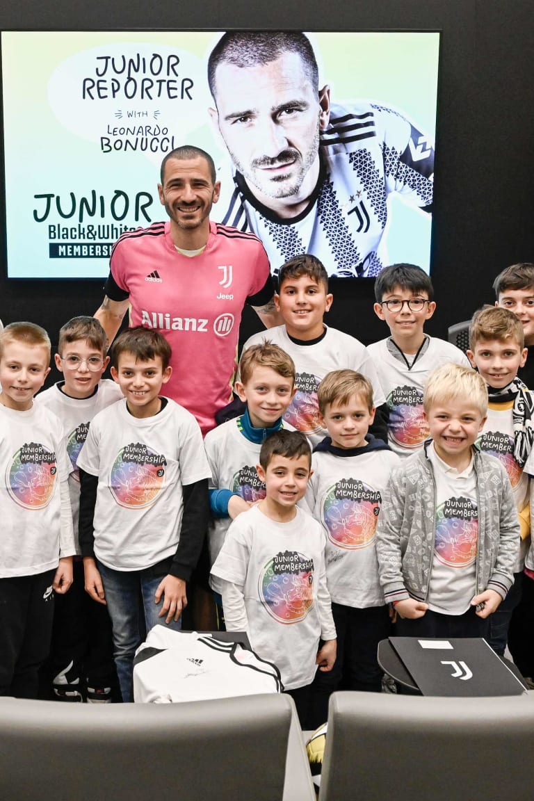 Leo meets Juve's Junior Reporters