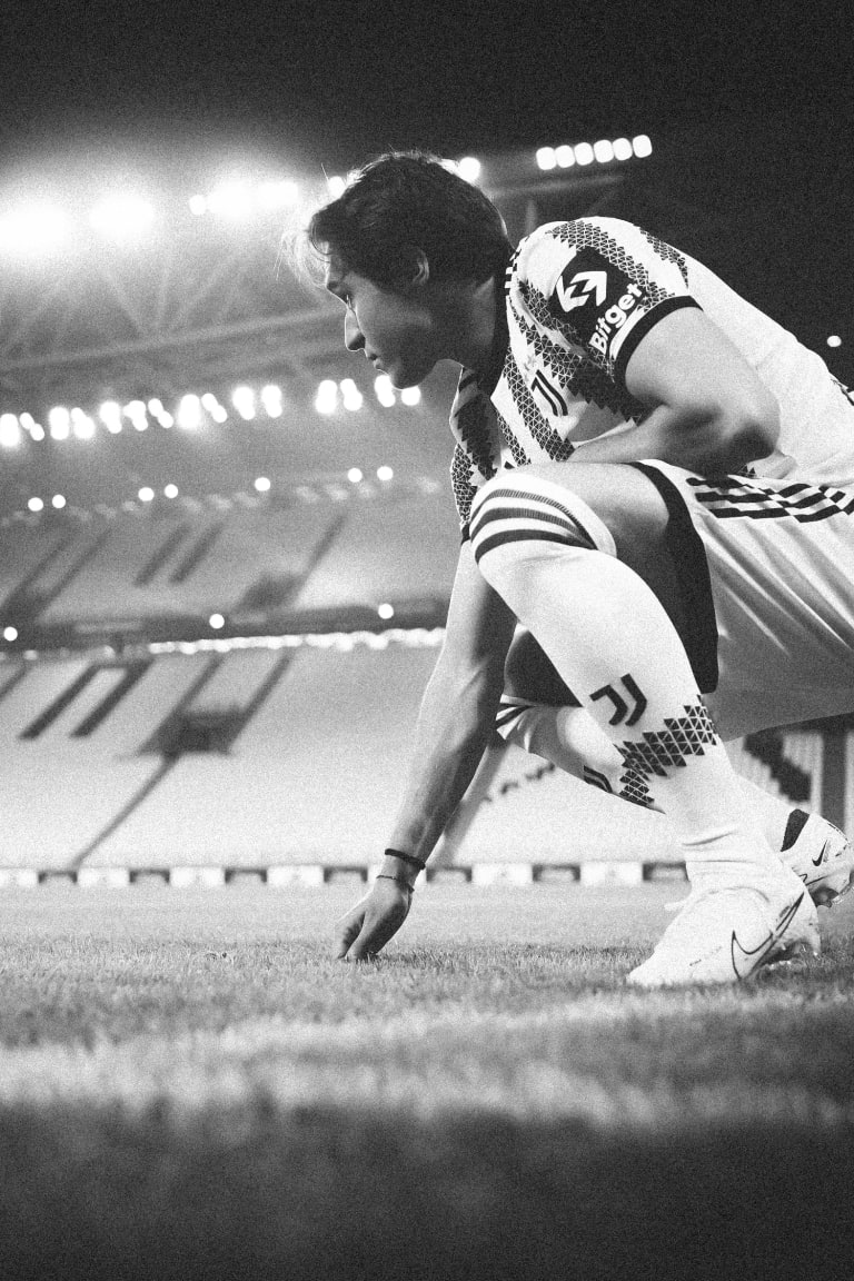 Federico Chiesa talks Back on Track on Twitch!