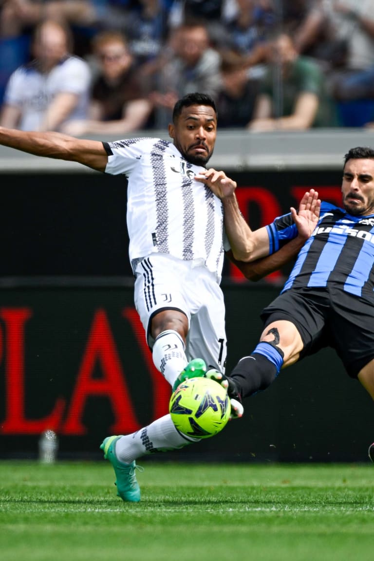Atalanta - Juventus | Alex Sandro: «Cori contro Vlahović? Più severità»